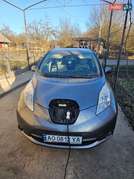 Хэтчбек Nissan Leaf 2015 в Ужгороде