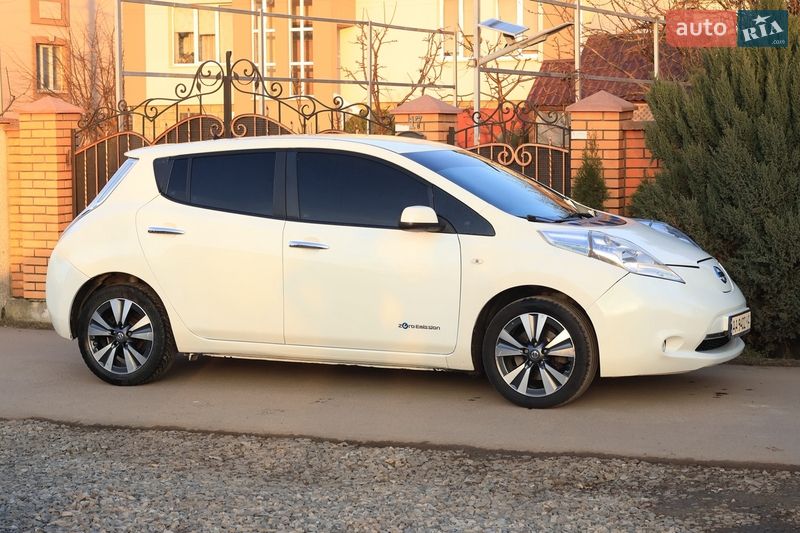 Хэтчбек Nissan Leaf 2017 в Ивано-Франковске