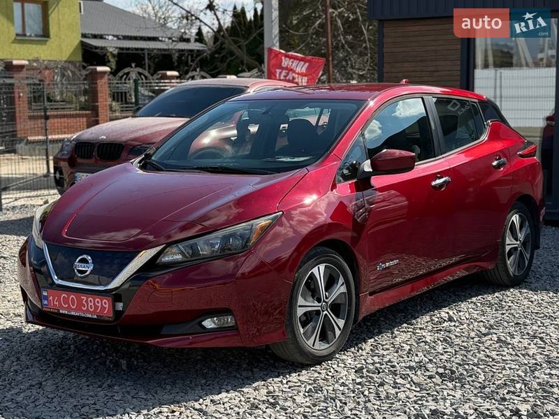 Хэтчбек Nissan Leaf 2018 в Мостиске