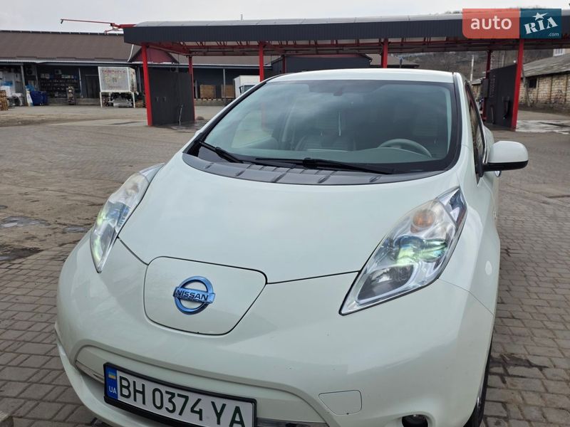 Хэтчбек Nissan Leaf 2011 в Подольске