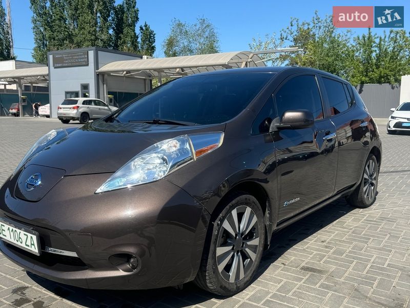 Хэтчбек Nissan Leaf 2016 в Николаеве