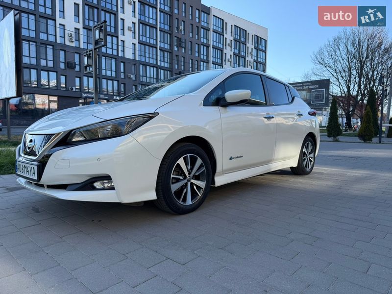 Хетчбек Nissan Leaf 2018 в Ужгороді