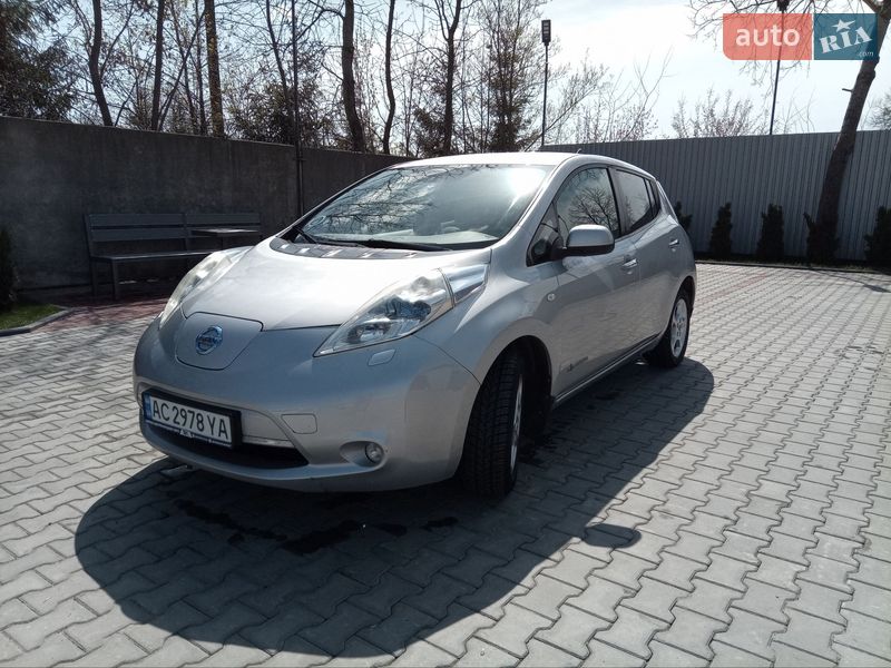Хэтчбек Nissan Leaf 2011 в Костополе Хэтчбек Nissan Leaf 2011 в Костополе