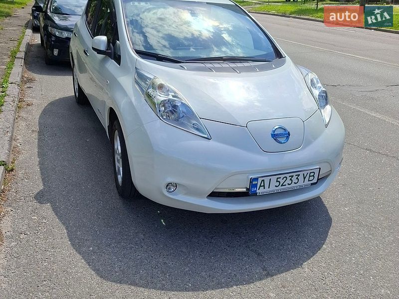 Хэтчбек Nissan Leaf 2017 в Киеве Хэтчбек Nissan Leaf 2017 в Киеве