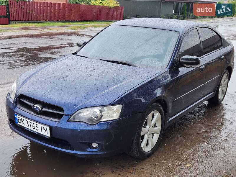 Седан Subaru Legacy 2005 в Заречном