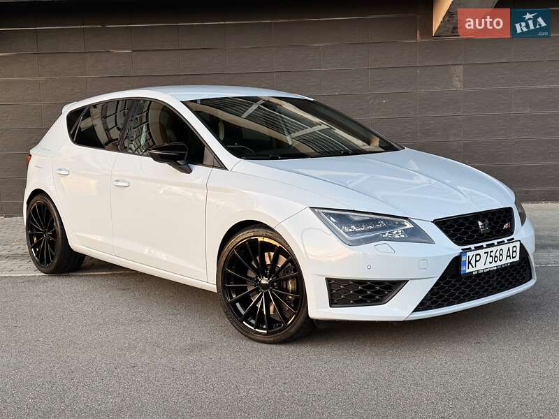 Хэтчбек SEAT Leon 2016 в Киеве