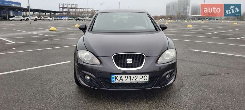 Хэтчбек SEAT Leon 2011 в Киеве
