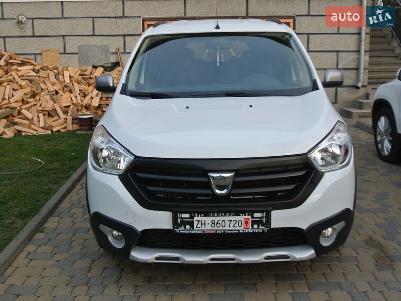 Мінівен Dacia Lodgy 2016 в Чернівцях