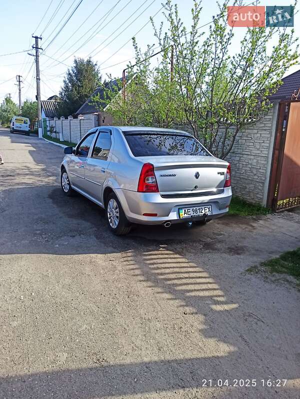 Седан Renault Logan 2012 в Днепре