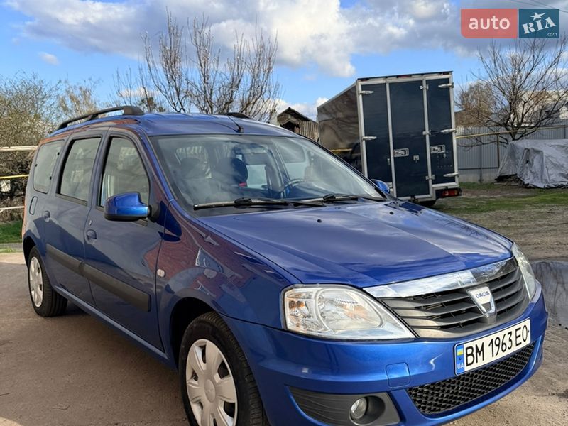 Седан Dacia Logan 2009 в Лебедине