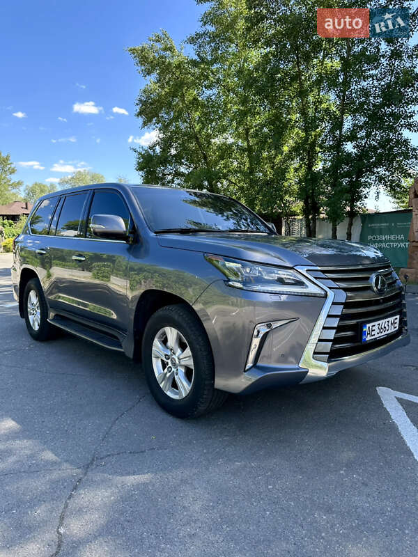 Позашляховик / Кросовер Lexus LX 2017 в Дніпрі Позашляховик / Кросовер Lexus LX 2017 в Дніпрі