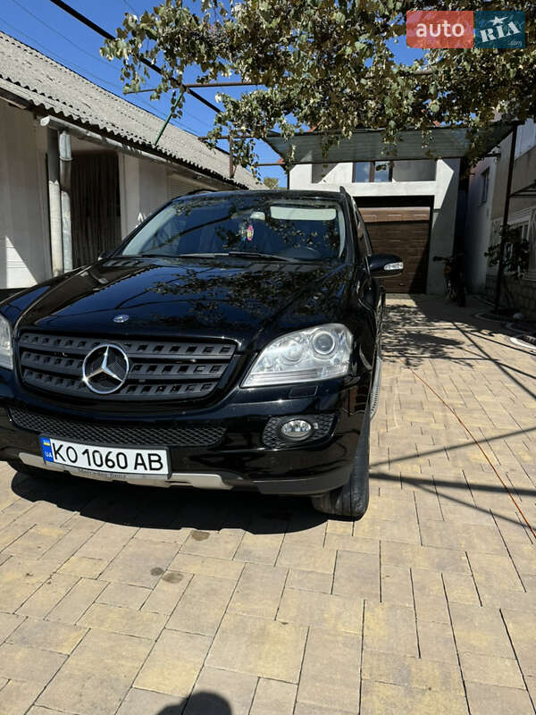 Внедорожник / Кроссовер Mercedes-Benz M-Class 2006 в Виноградове