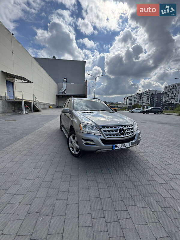 Внедорожник / Кроссовер Mercedes-Benz M-Class 2011 в Львове