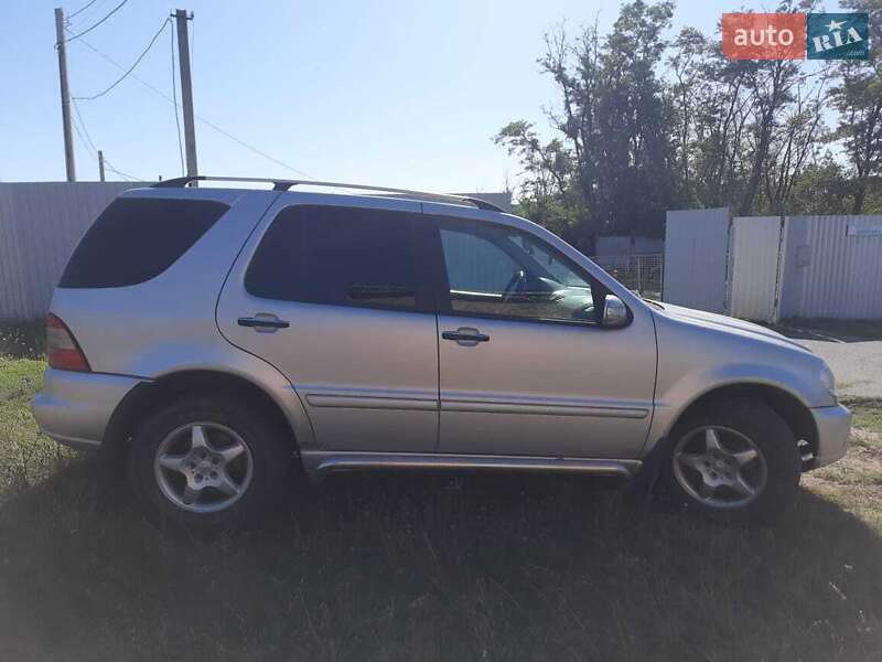 Внедорожник / Кроссовер Mercedes-Benz M-Class 2005 в Каневе