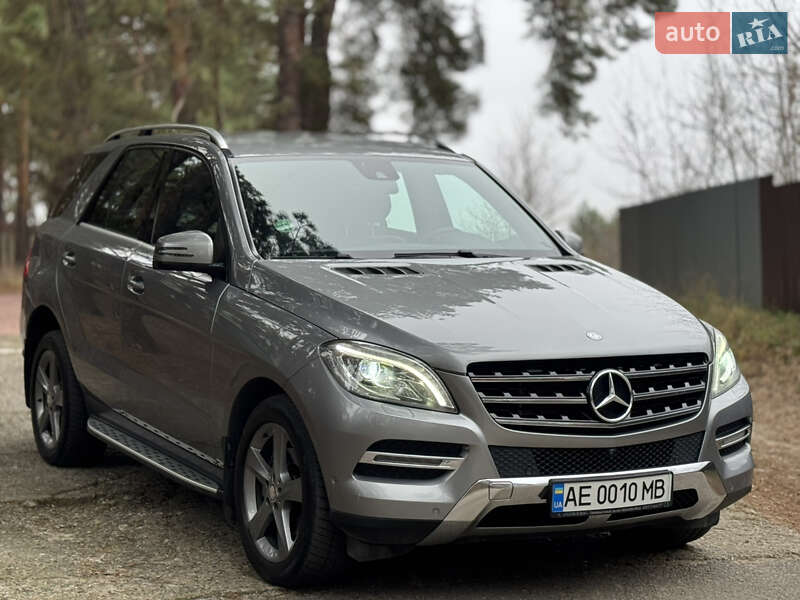 Позашляховик / Кросовер Mercedes-Benz M-Class 2014 в Києві