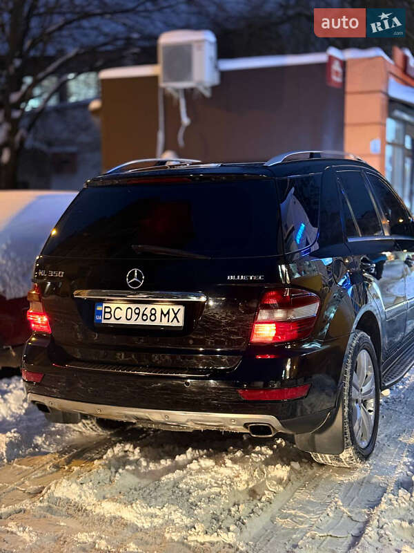 Позашляховик / Кросовер Mercedes-Benz M-Class 2009 в Львові Позашляховик / Кросовер Mercedes-Benz M-Class 2009 в Львові