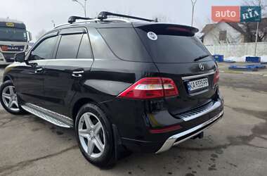 Позашляховик / Кросовер Mercedes-Benz M-Class 2014 в Києві Позашляховик / Кросовер Mercedes-Benz M-Class 2014 в Києві