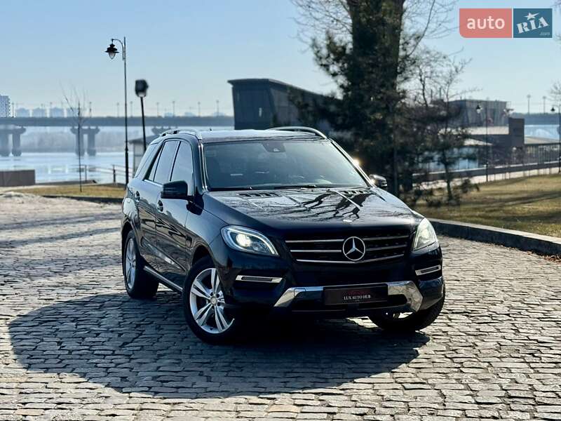 Позашляховик / Кросовер Mercedes-Benz M-Class 2015 в Києві Позашляховик / Кросовер Mercedes-Benz M-Class 2015 в Києві