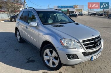 Позашляховик / Кросовер Mercedes-Benz M-Class 2009 в Шишаках
