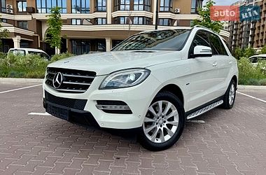 Позашляховик / Кросовер Mercedes-Benz M-Class 2012 в Києві