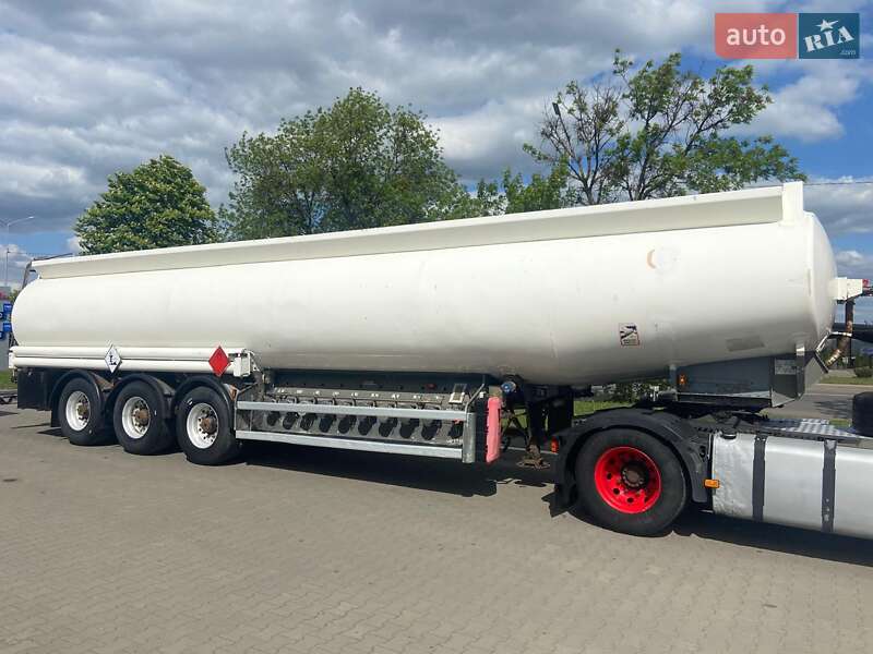 Цистерна Merceron M 1998 в Луцке
