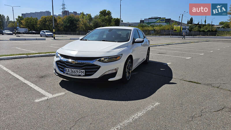Седан Chevrolet Malibu 2020 в Киеве