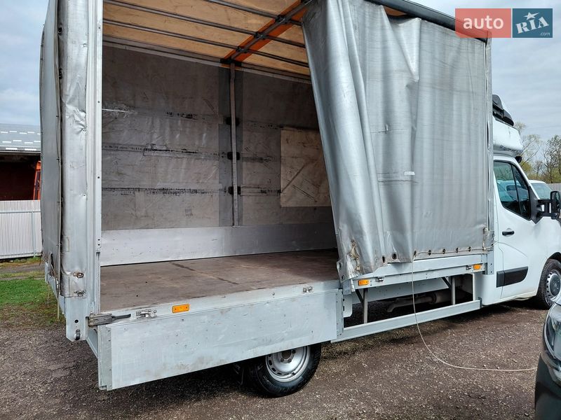 Вантажний фургон Renault Master 2015 в Івано-Франківську