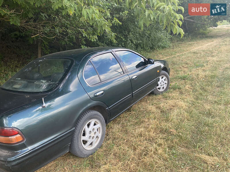 Седан Nissan Maxima 1998 в Балте