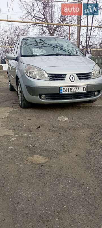 Минивэн Renault Megane Scenic 2003 в Ивановке