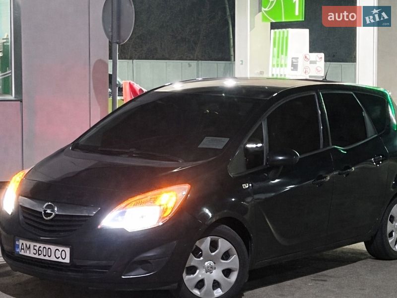 Микровэн Opel Meriva 2012 в Вишневом