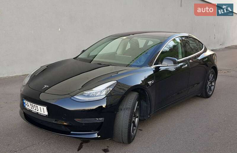 Седан Tesla Model 3 2018 в Киеве