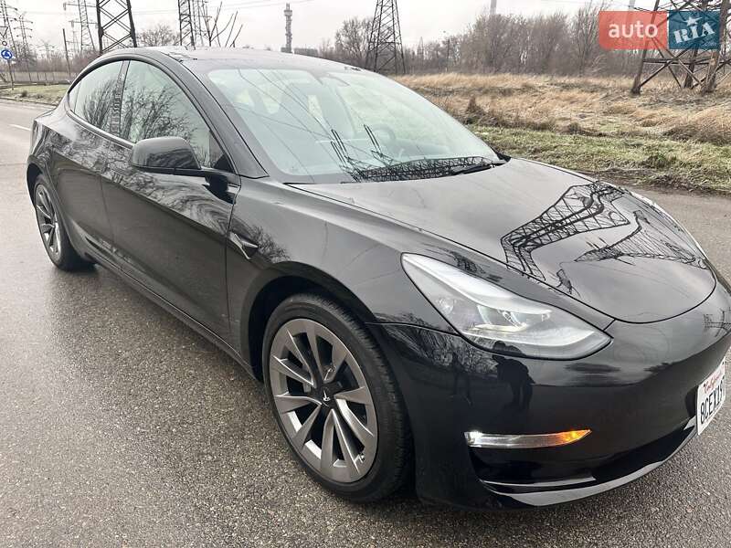 Седан Tesla Model 3 2022 в Запорожье