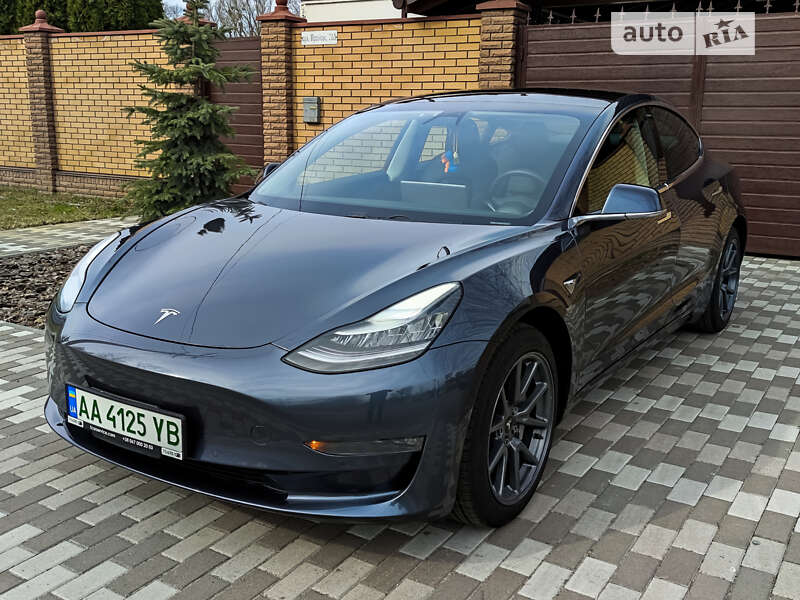 Седан Tesla Model 3 2019 в Києві