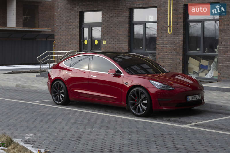 Седан Tesla Model 3 2020 в Киеве