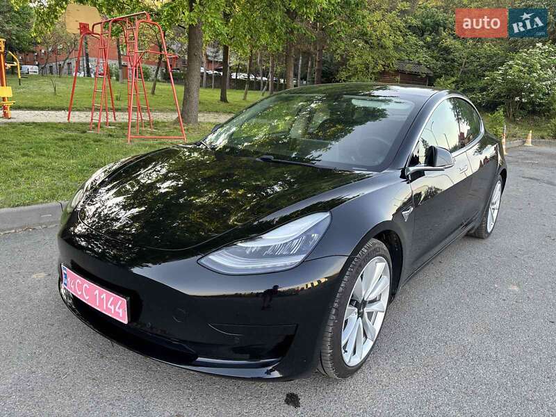 Седан Tesla Model 3 2020 в Ужгороде Седан Tesla Model 3 2020 в Ужгороде