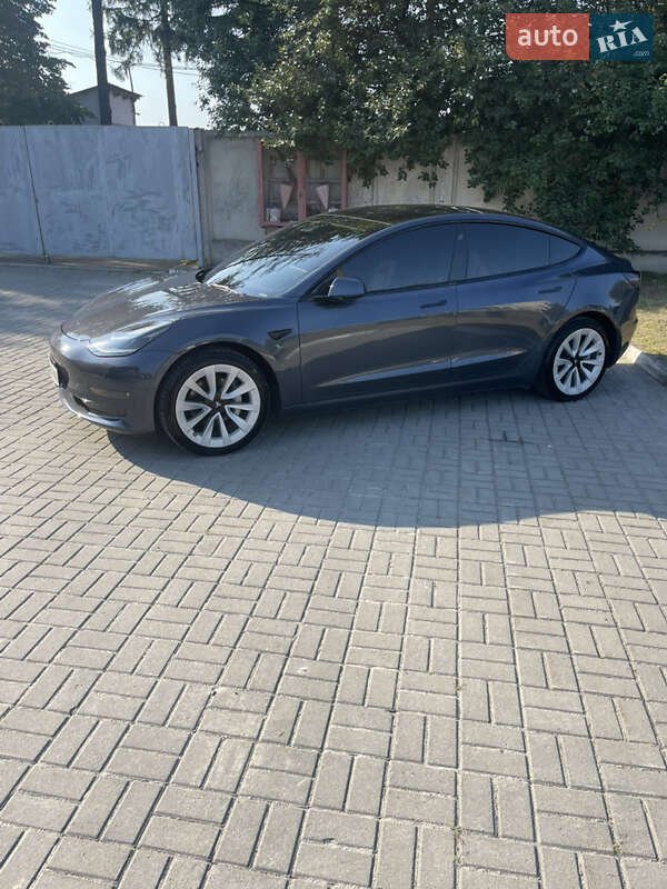 Седан Tesla Model 3 2022 в Тернополе Седан Tesla Model 3 2022 в Тернополе