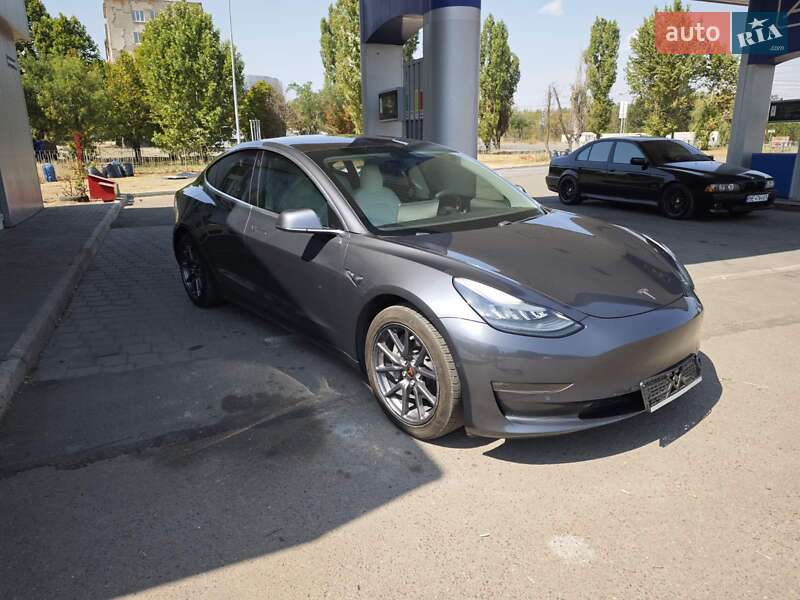 Седан Tesla Model 3 2018 в Николаеве