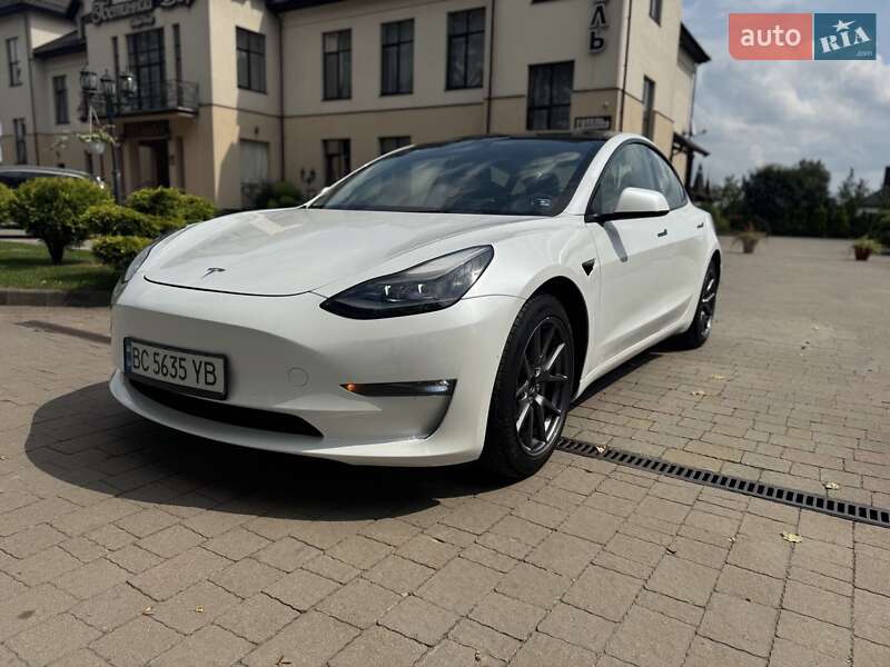 Седан Tesla Model 3 2022 в Стрые