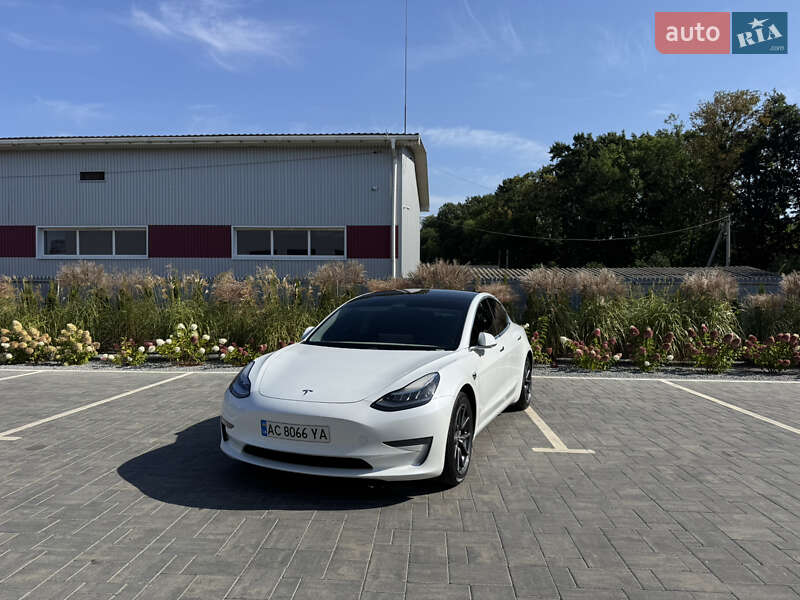 Седан Tesla Model 3 2020 в Луцке