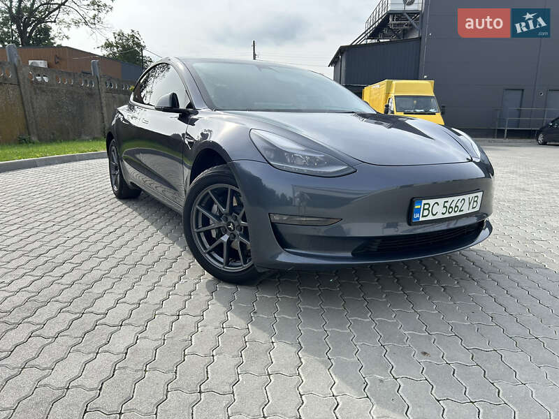 Седан Tesla Model 3 2021 в Бориславе