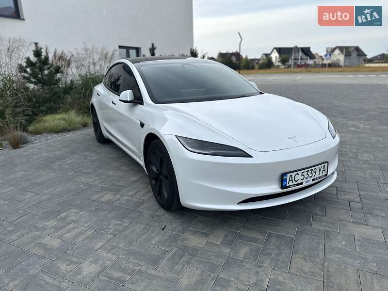 Седан Tesla Model 3 2024 в Луцке