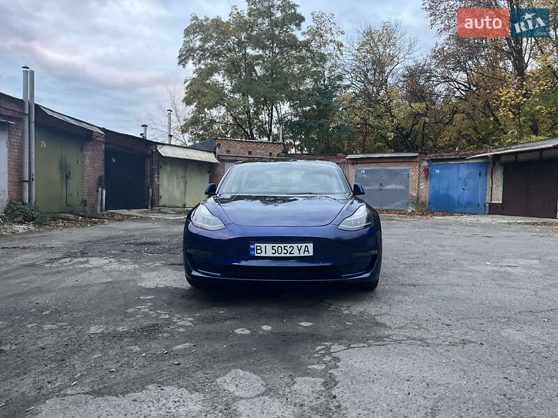 Седан Tesla Model 3 2022 в Полтаві