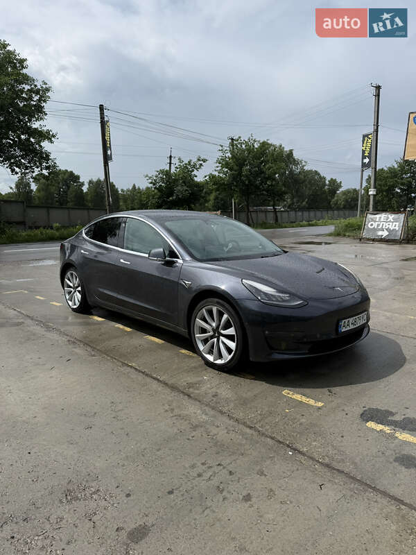 Седан Tesla Model 3 2019 в Киеве