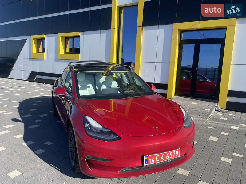 Седан Tesla Model 3 2019 в Тернополі Седан Tesla Model 3 2019 в Тернополі
