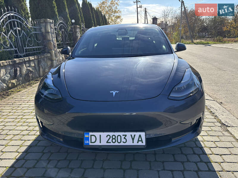 Седан Tesla Model 3 2021 в Ивано-Франковске