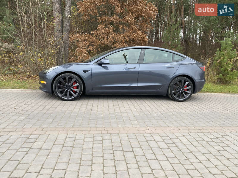 Седан Tesla Model 3 2020 в Львове