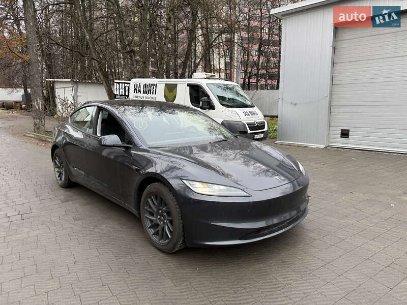 Седан Tesla Model 3 2025 в Тернополе Седан Tesla Model 3 2025 в Тернополе