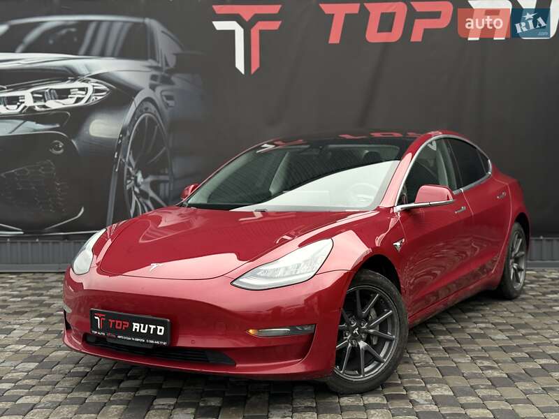 Седан Tesla Model 3 2018 в Львові