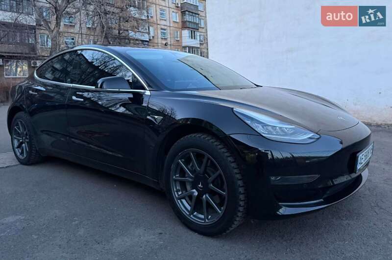Седан Tesla Model 3 2019 в Кривому Розі
