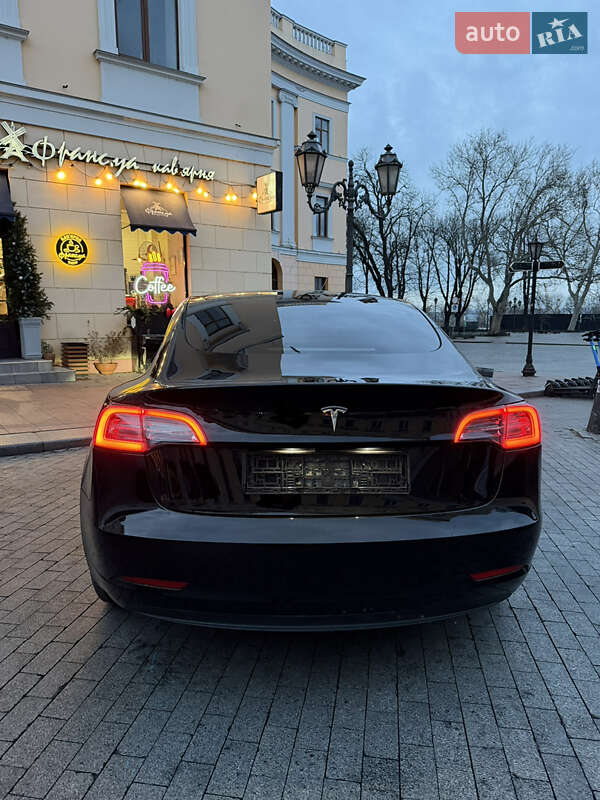 Седан Tesla Model 3 2022 в Одессе